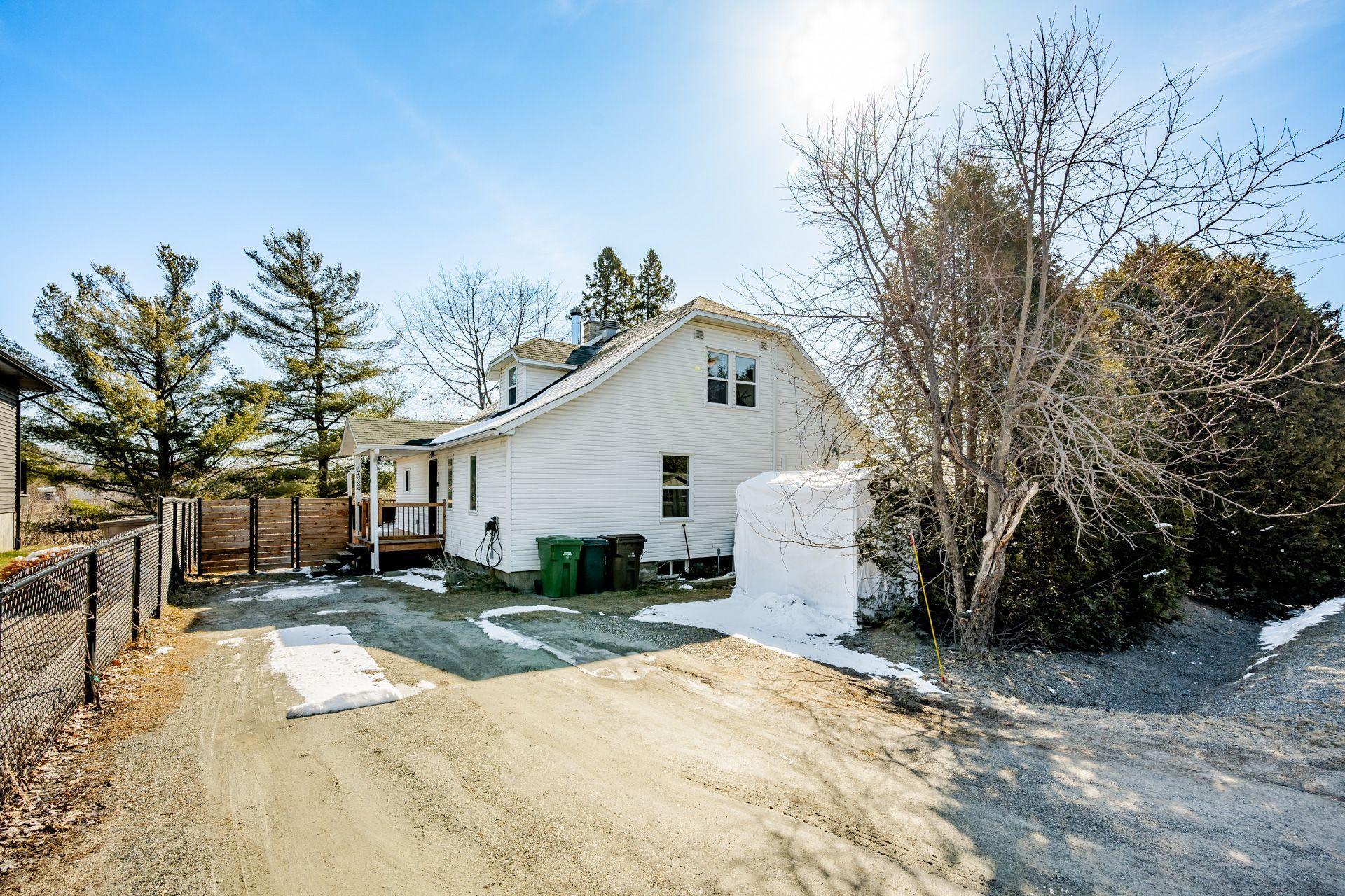 









7489


Boul. Bourque

,
Sherbrooke (Brompton/Rock Forest/Saint-Élie/Deauville),




QC
J1N3G2

