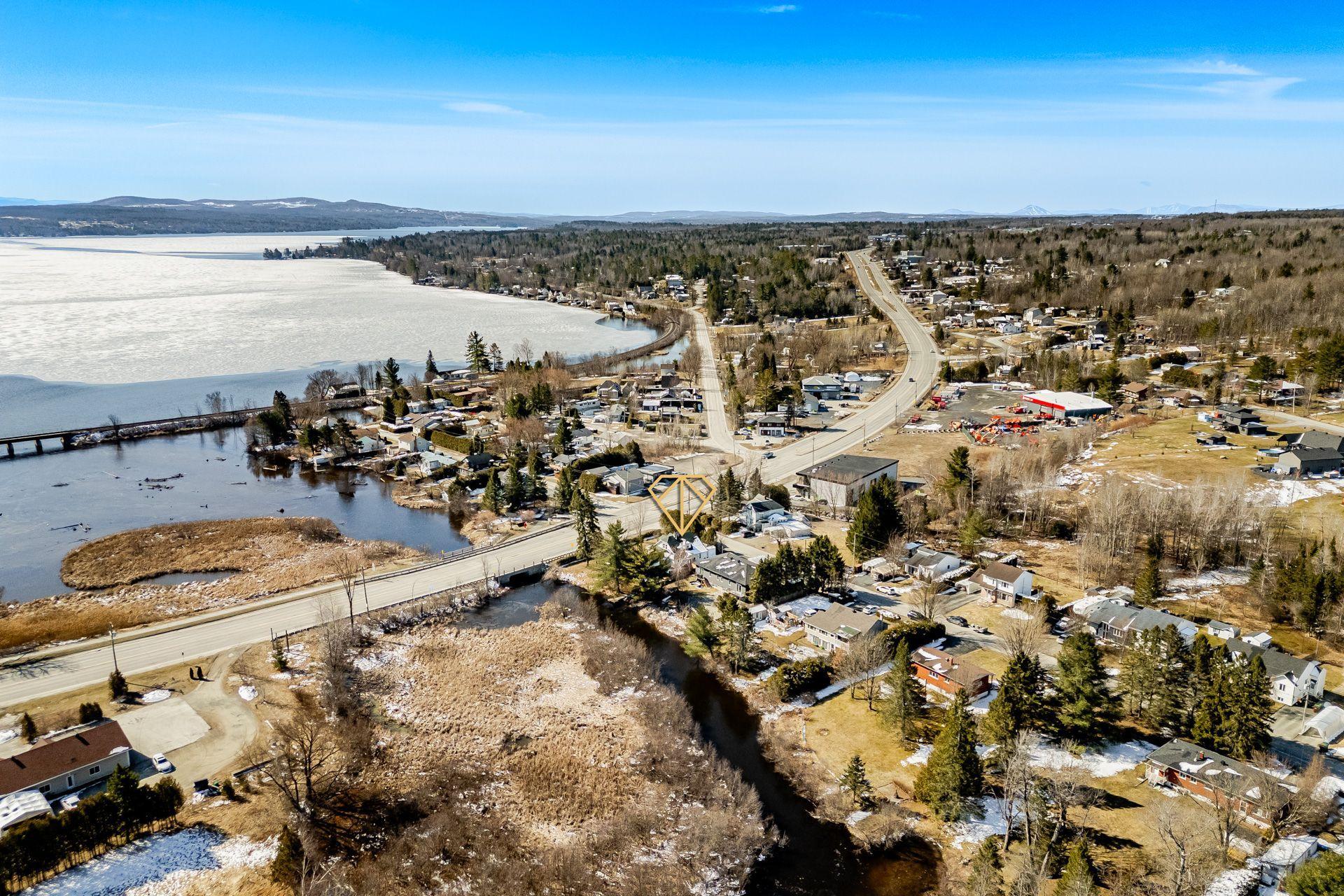 









7489


Boul. Bourque

,
Sherbrooke (Brompton/Rock Forest/Saint-Élie/Deauville),




QC
J1N3G2

