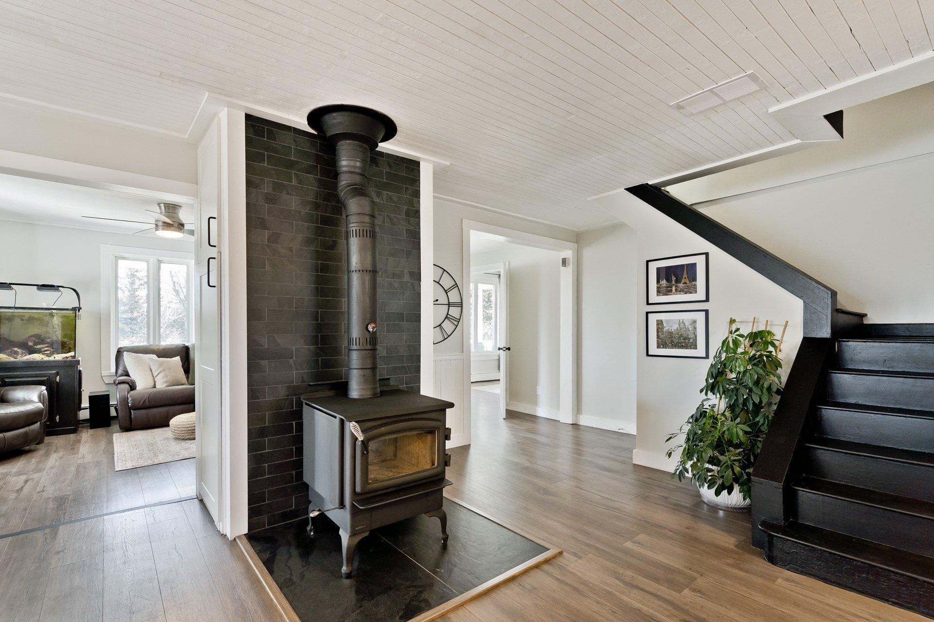 









7489


Boul. Bourque

,
Sherbrooke (Brompton/Rock Forest/Saint-Élie/Deauville),




QC
J1N3G2

