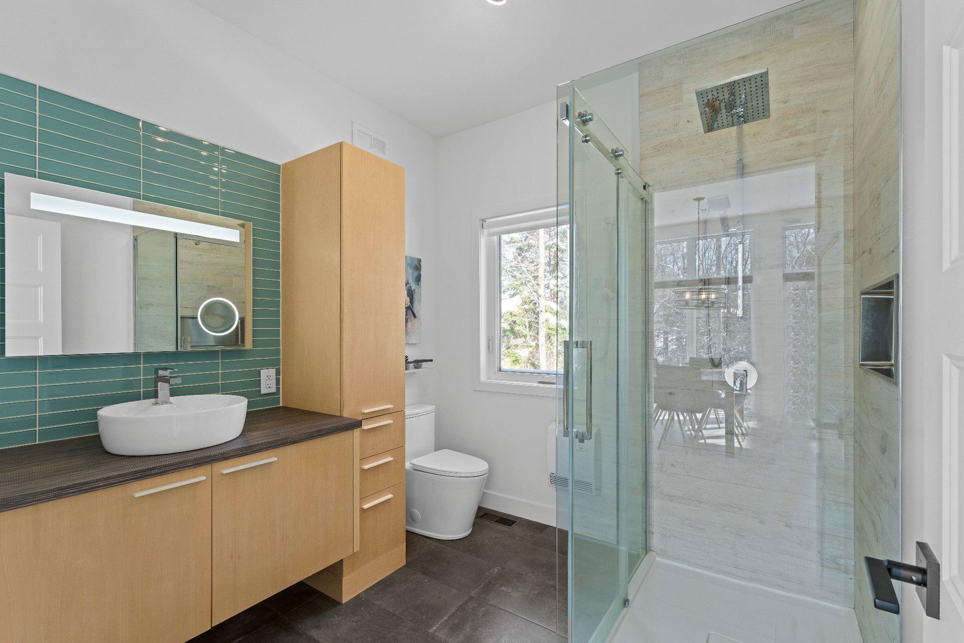 









87


Rue de la Serpentine

,
Saint-Étienne-de-Bolton,




QC
J0E1G0

