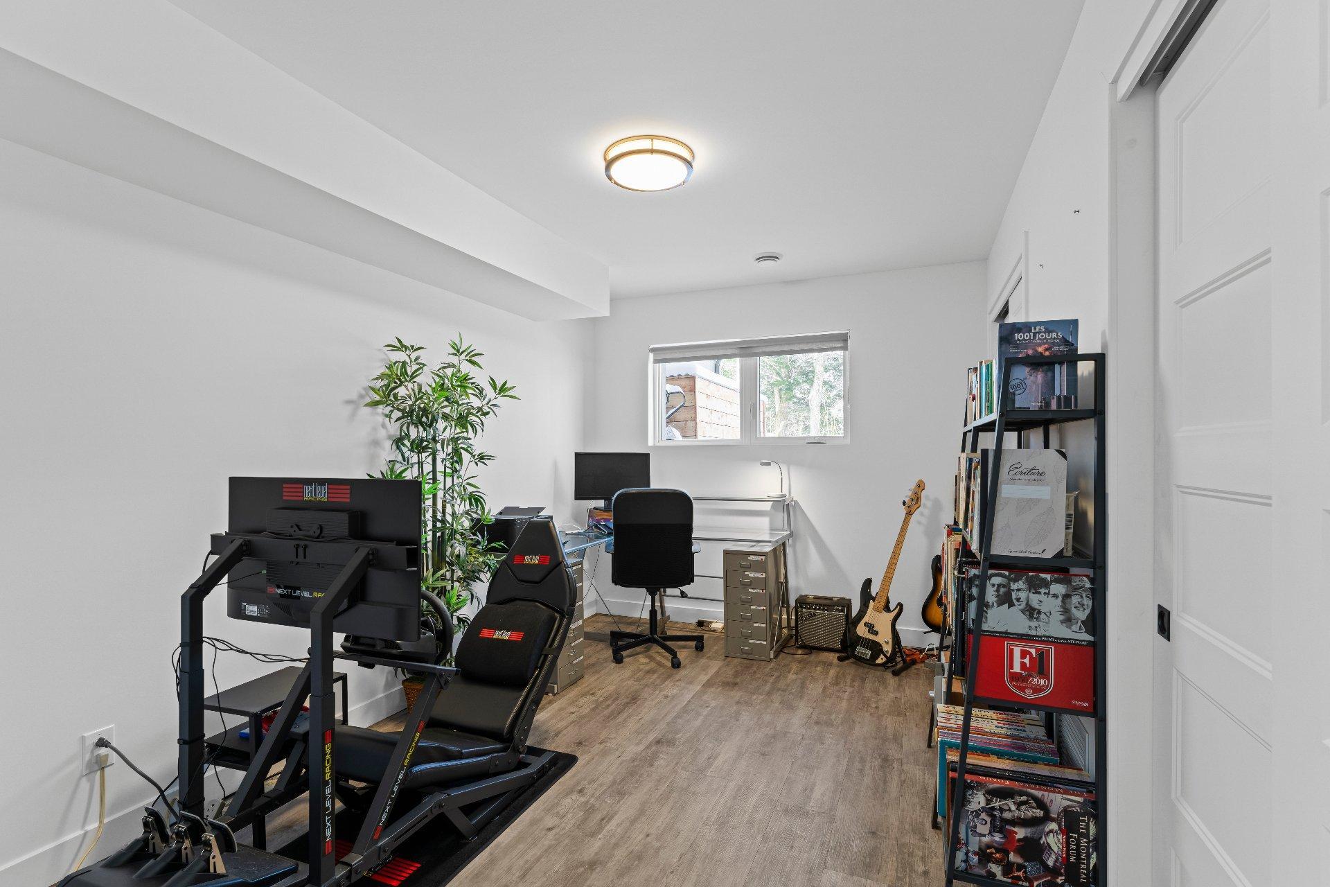 









87


Rue de la Serpentine

,
Saint-Étienne-de-Bolton,




QC
J0E1G0

