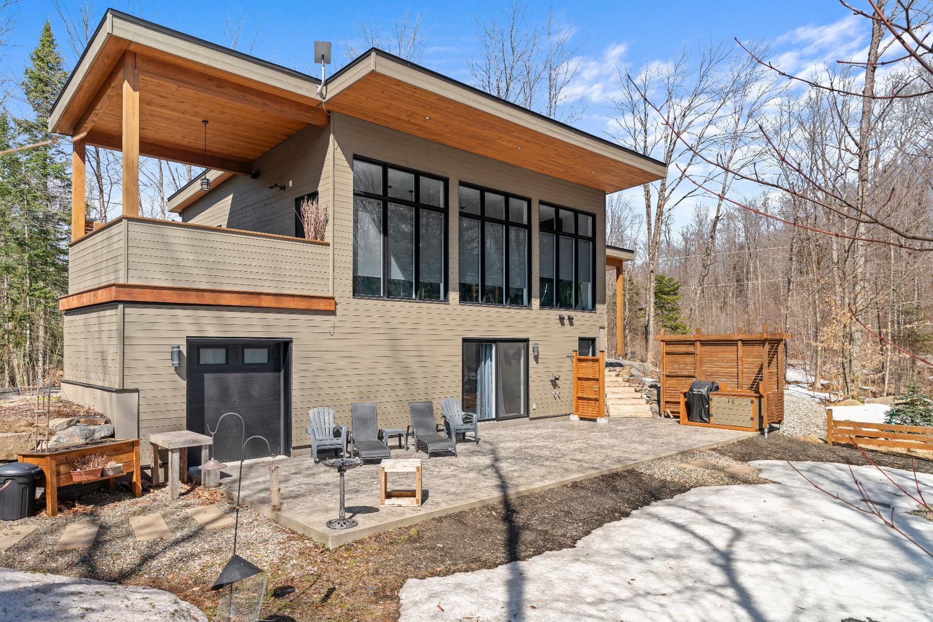 









87


Rue de la Serpentine

,
Saint-Étienne-de-Bolton,




QC
J0E1G0

