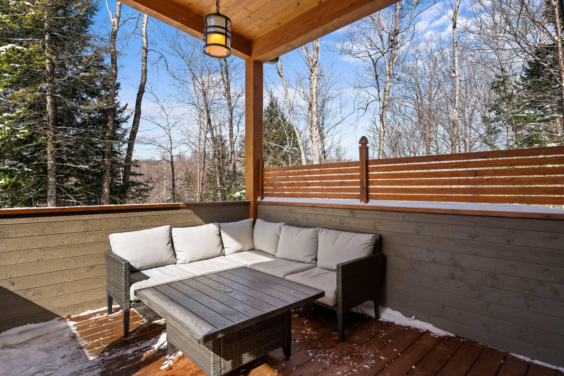 









87


Rue de la Serpentine

,
Saint-Étienne-de-Bolton,




QC
J0E1G0

