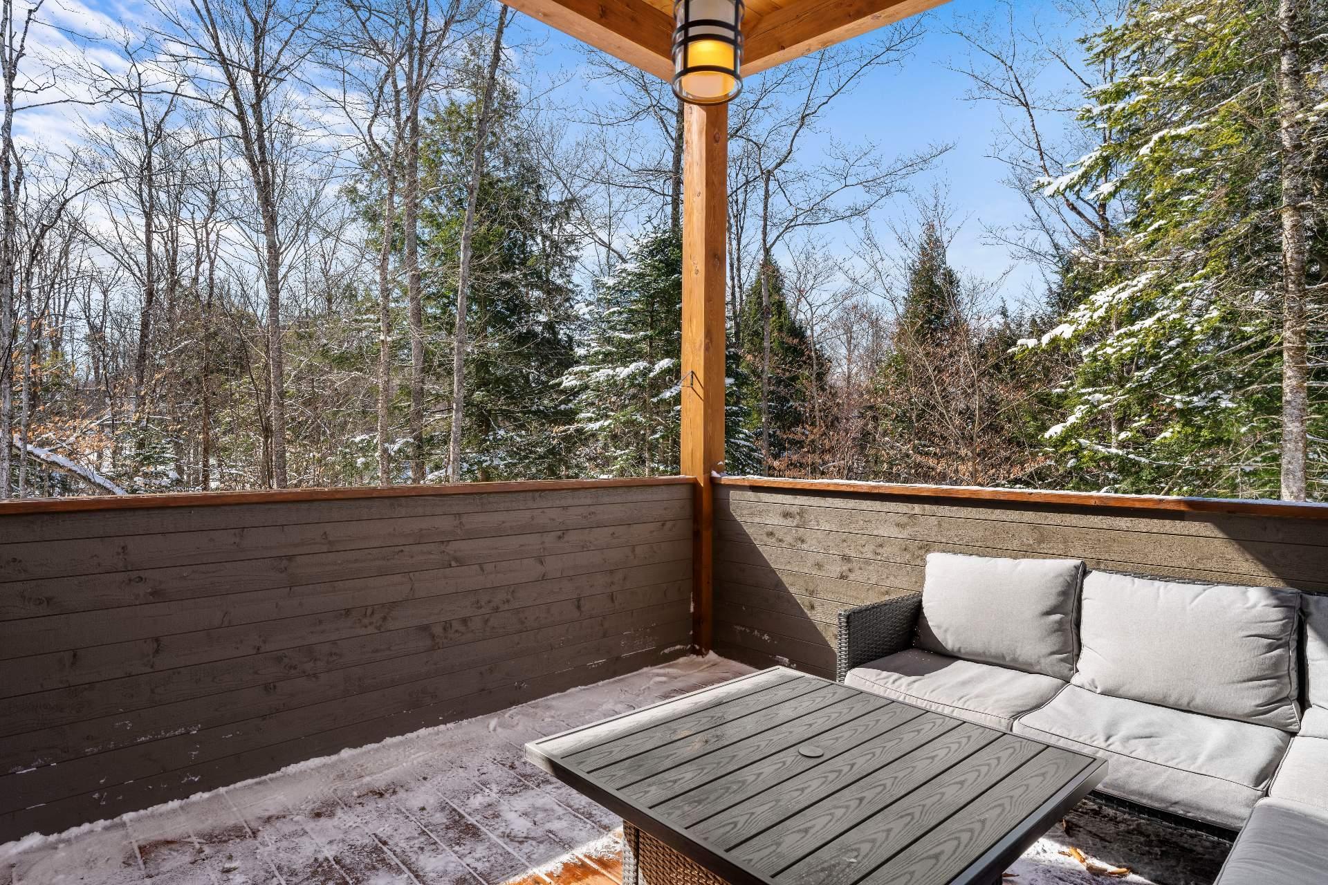 









87


Rue de la Serpentine

,
Saint-Étienne-de-Bolton,




QC
J0E1G0

