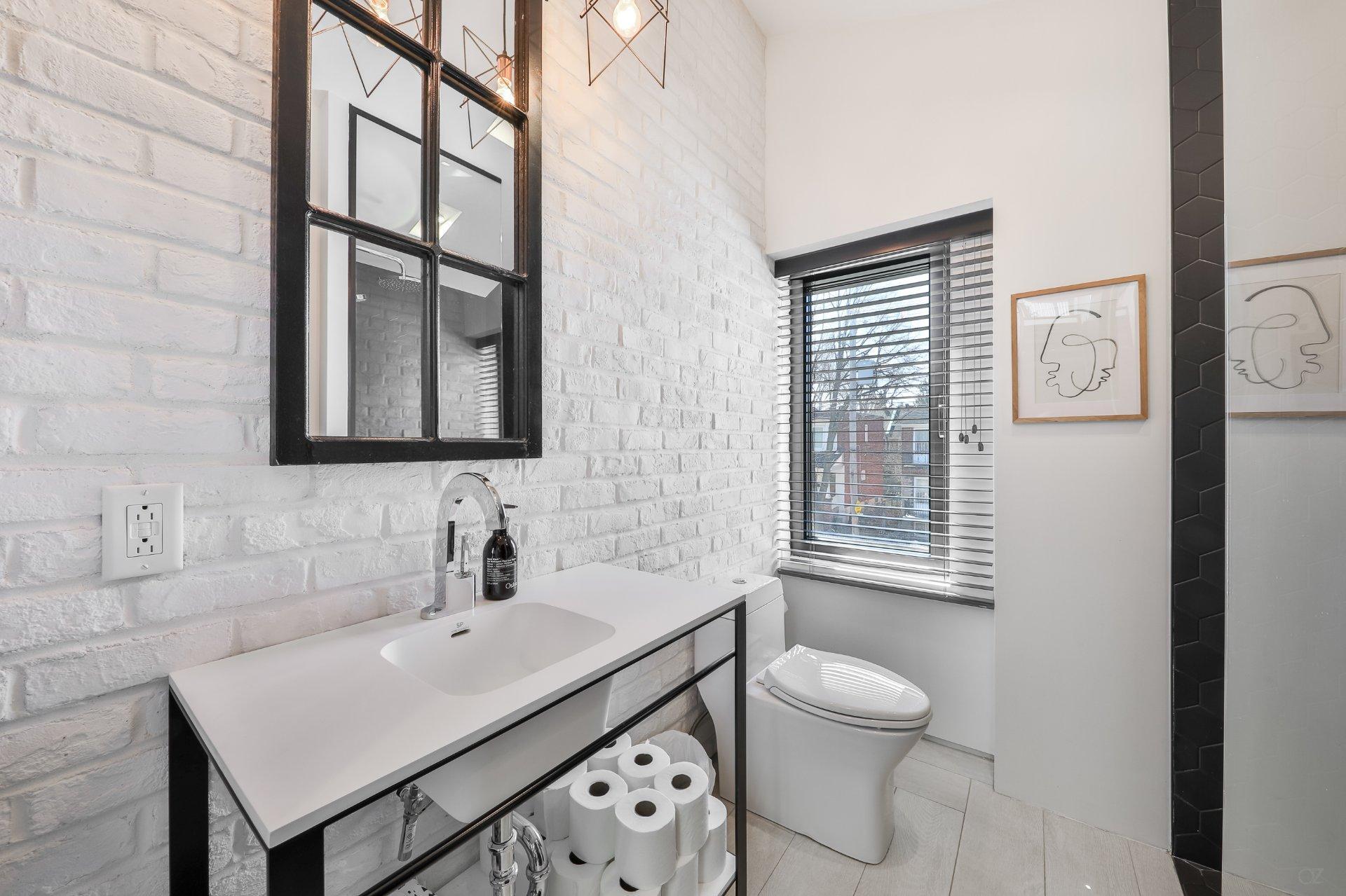 









137


Av. Westminster N.

, D,
Montréal-Ouest,




QC
H4X1Z3

