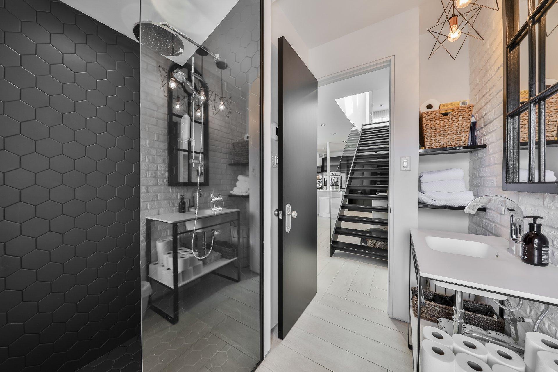 









137


Av. Westminster N.

, D,
Montréal-Ouest,




QC
H4X1Z3

