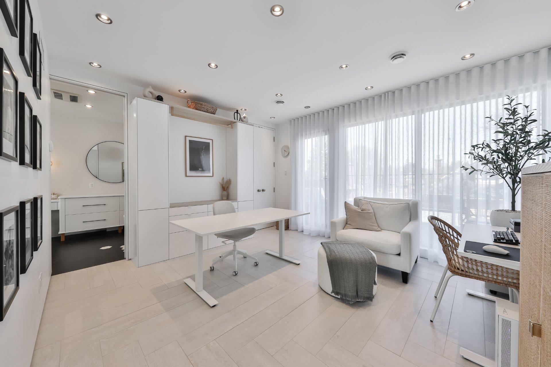 









137


Av. Westminster N.

, D,
Montréal-Ouest,




QC
H4X1Z3

