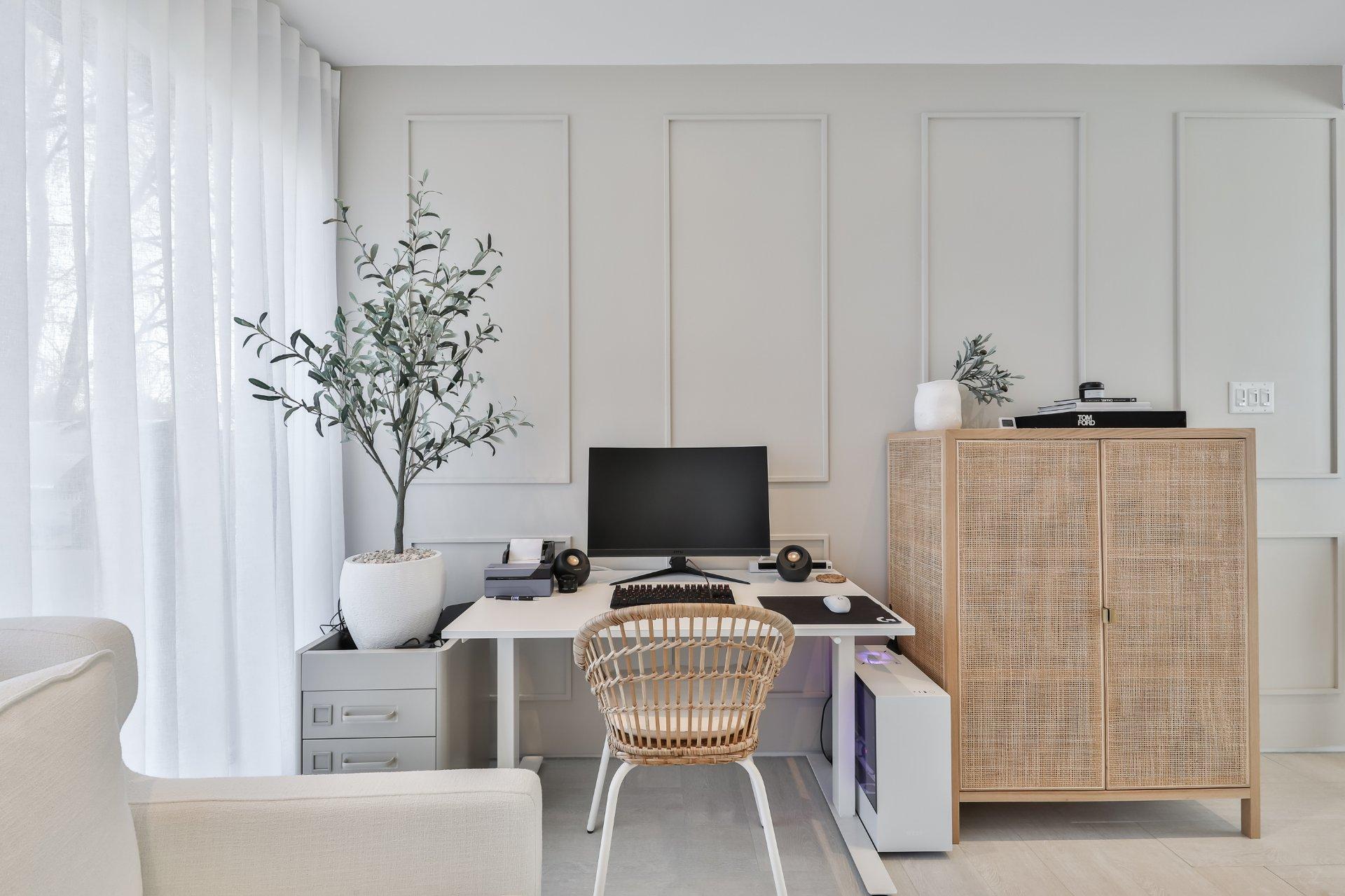 









137


Av. Westminster N.

, D,
Montréal-Ouest,




QC
H4X1Z3

