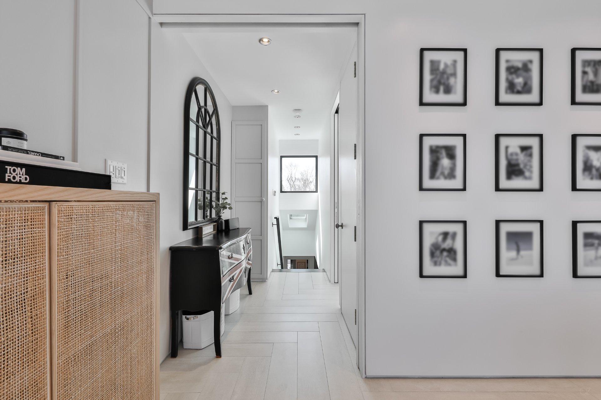 









137


Av. Westminster N.

, D,
Montréal-Ouest,




QC
H4X1Z3


