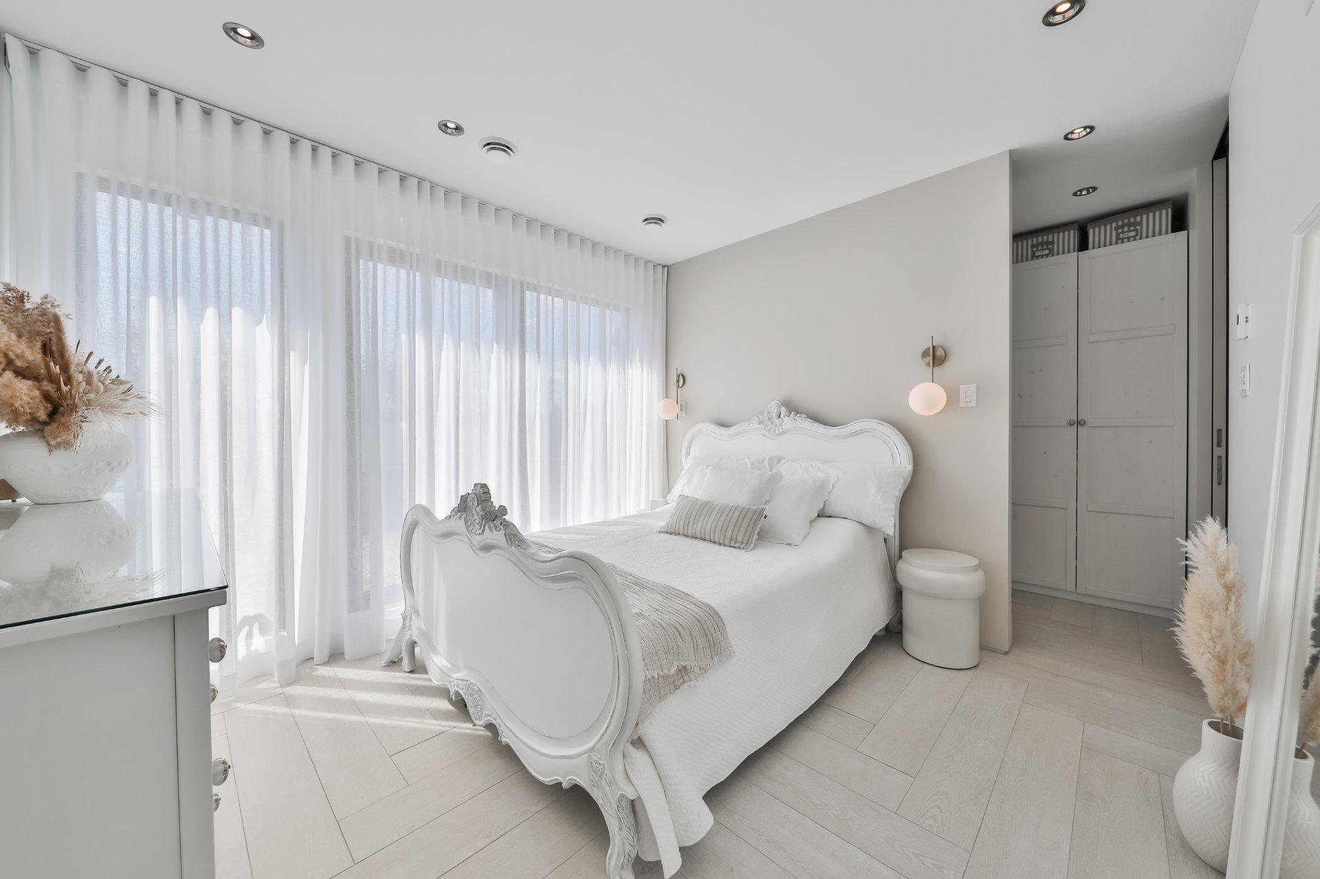 









137


Av. Westminster N.

, D,
Montréal-Ouest,




QC
H4X1Z3

