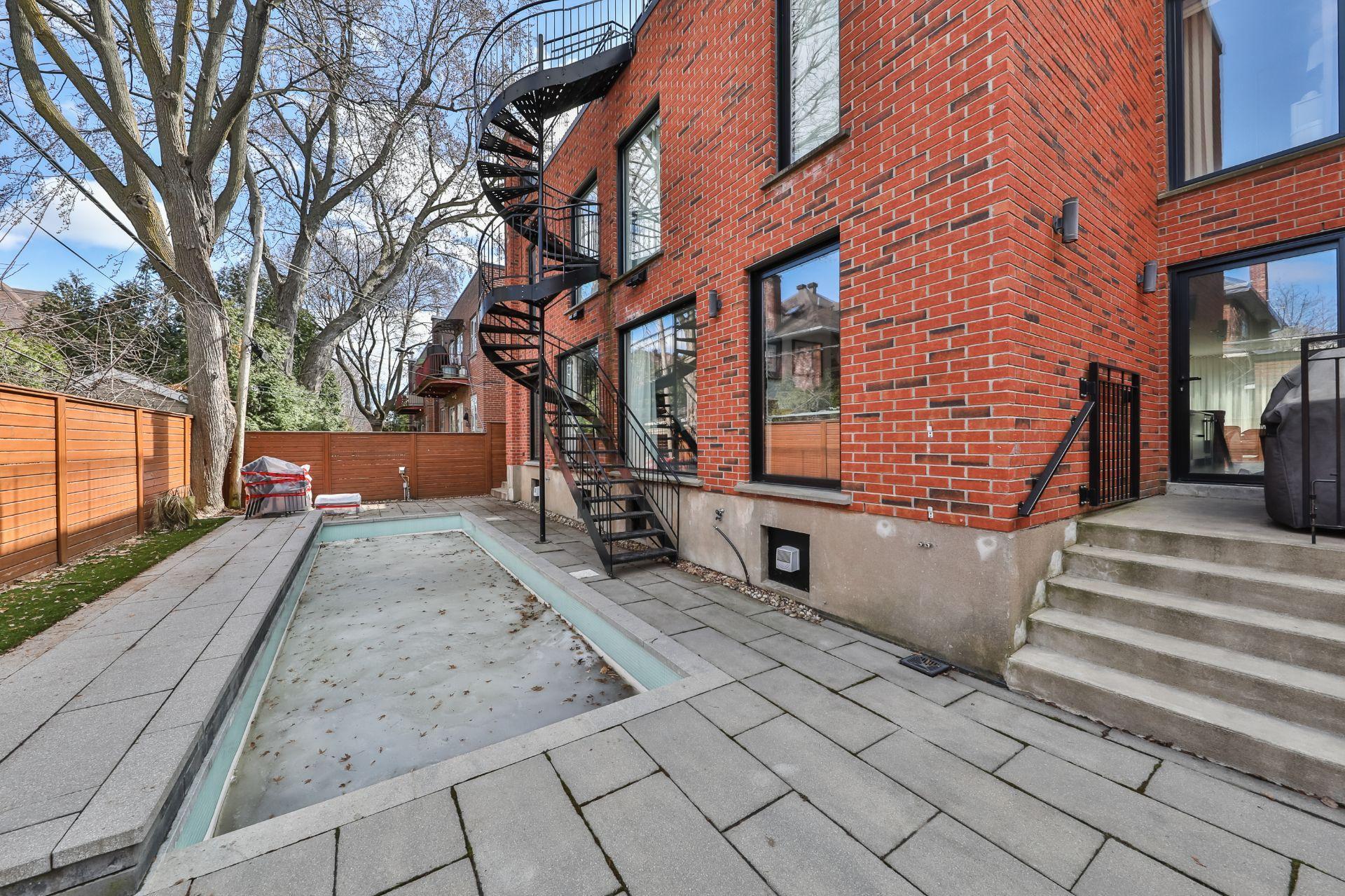 









137


Av. Westminster N.

, D,
Montréal-Ouest,




QC
H4X1Z3

