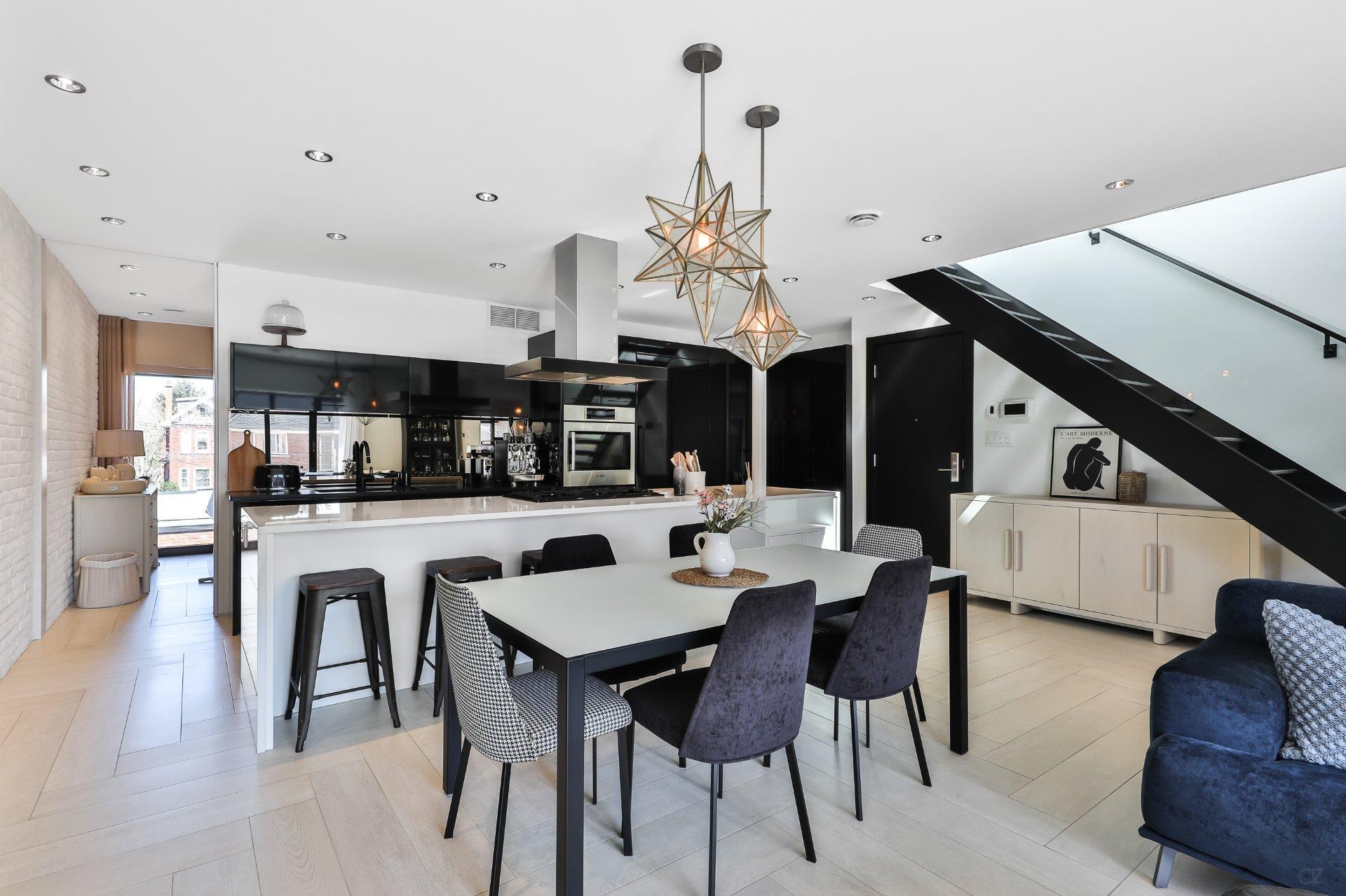 









137


Av. Westminster N.

, D,
Montréal-Ouest,




QC
H4X1Z3

