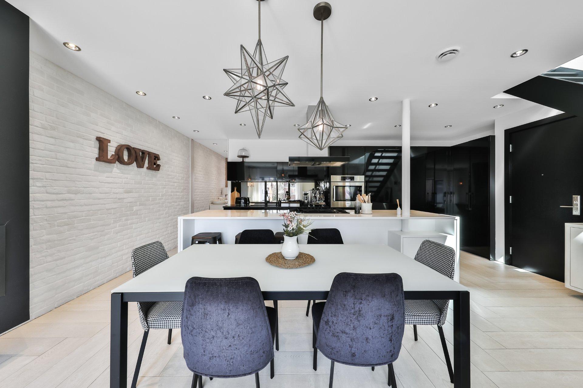 









137


Av. Westminster N.

, D,
Montréal-Ouest,




QC
H4X1Z3


