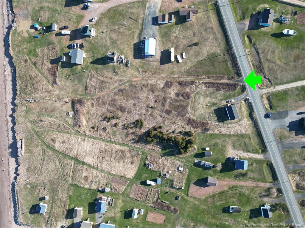 









Lot


Route 305

,
Cap-Bateau,







NB
E8T 3H3

