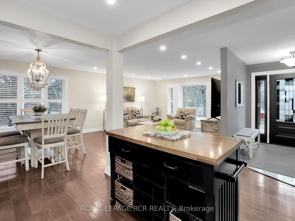 









9213


Castlederg

Side Road,
Caledon,




ON
L7E 0S8

