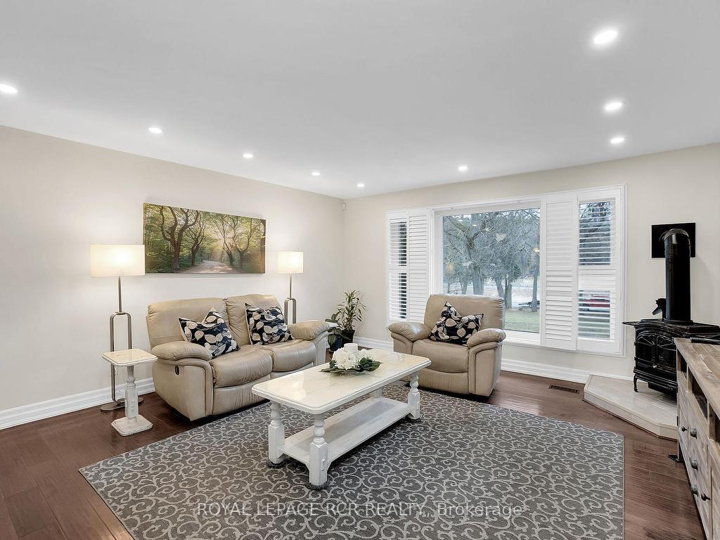 









9213


Castlederg

Side Road,
Caledon,




ON
L7E 0S8

