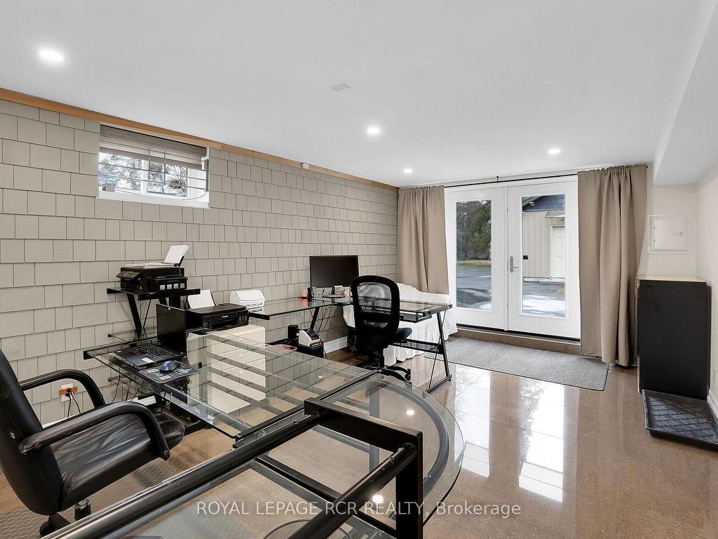 









9213


Castlederg

Side Road,
Caledon,




ON
L7E 0S8

