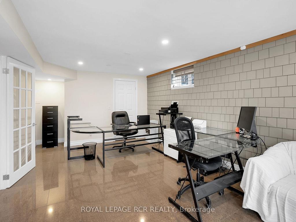 









9213


Castlederg

Side Road,
Caledon,




ON
L7E 0S8


