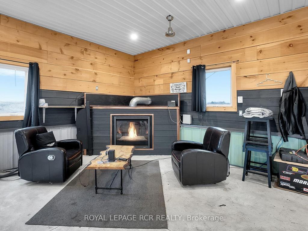 









9213


Castlederg

Side Road,
Caledon,




ON
L7E 0S8

