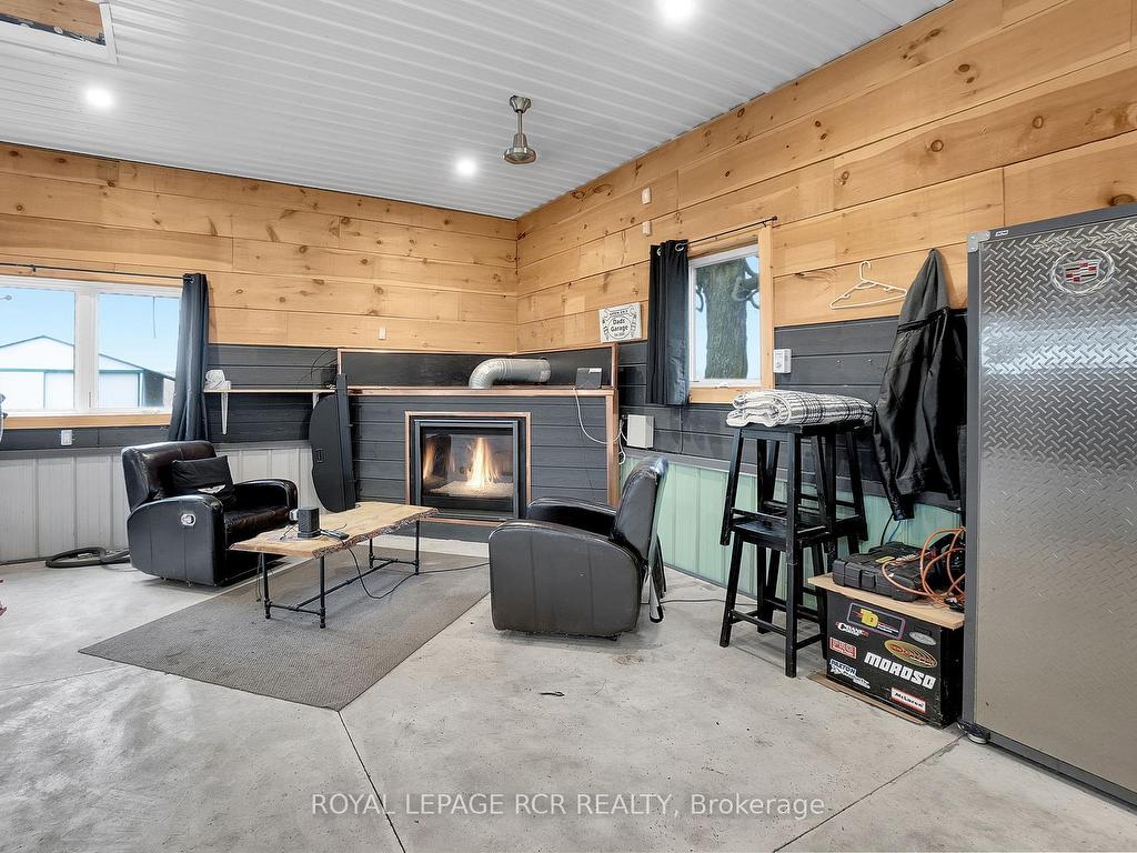 









9213


Castlederg

Side Road,
Caledon,




ON
L7E 0S8

