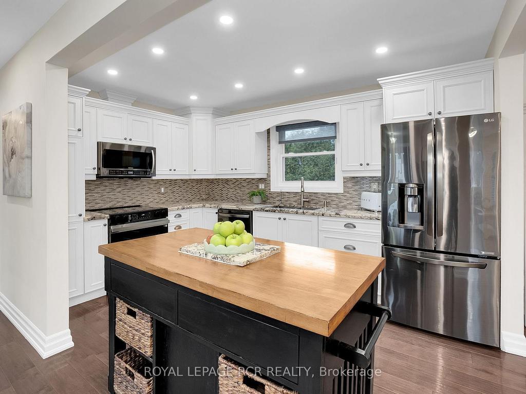 









9213


Castlederg

Side Road,
Caledon,




ON
L7E 0S8

