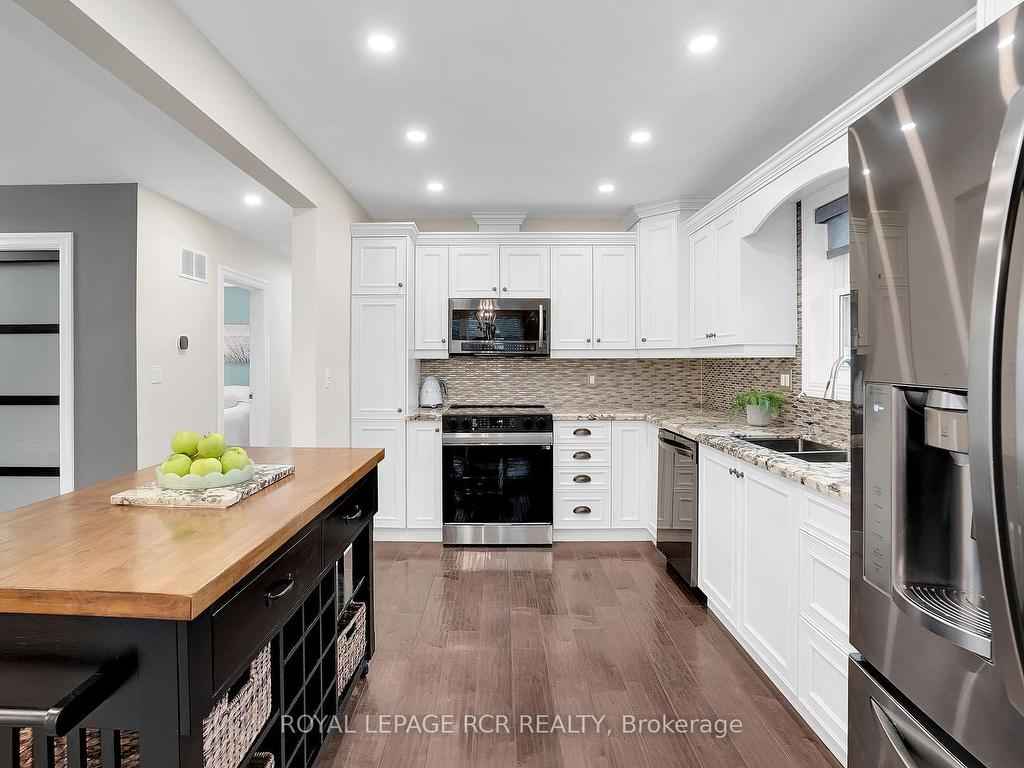 









9213


Castlederg

Side Road,
Caledon,




ON
L7E 0S8

