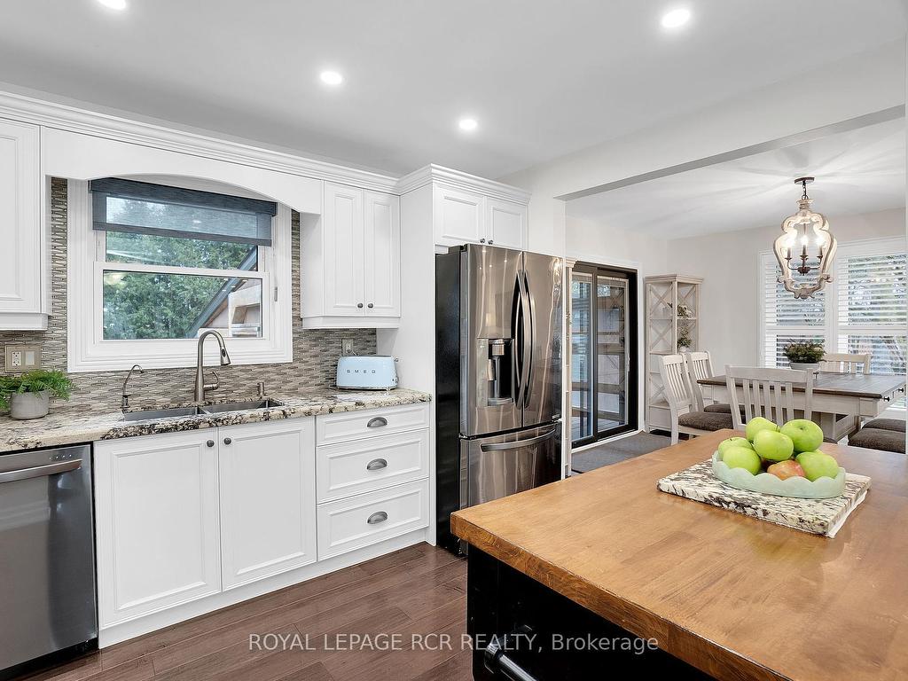 









9213


Castlederg

Side Road,
Caledon,




ON
L7E 0S8

