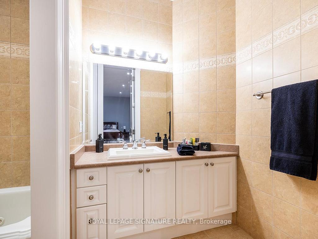 









1524


Westview

Crescent,
Selwyn,




ON
K0L 2H0

