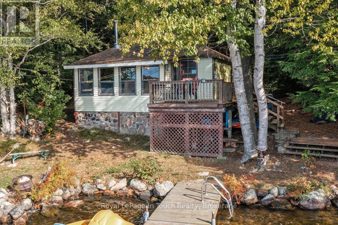 












18 HEALEY LAKE

,
The Archipelago (Archipelago South),




Ontario
P0C1H0

