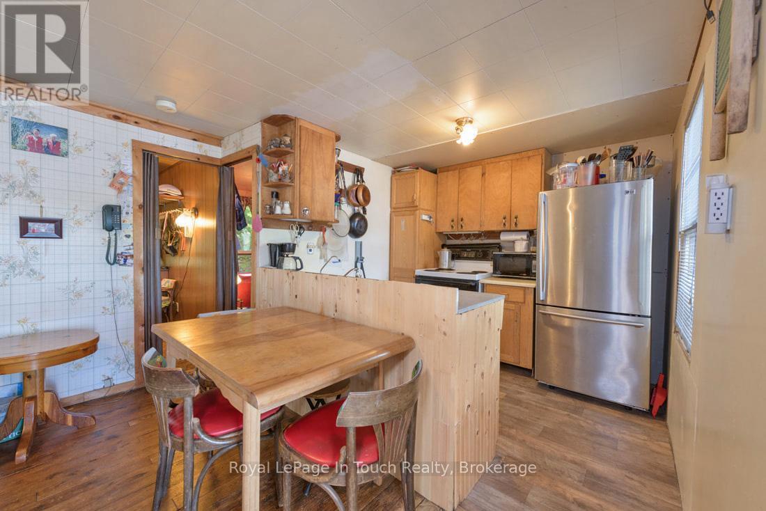 












18 HEALEY LAKE

,
The Archipelago (Archipelago South),




Ontario
P0C1H0

