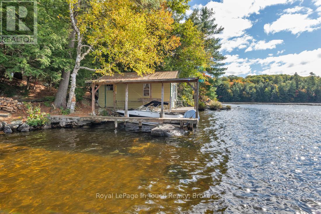 












18 HEALEY LAKE

,
The Archipelago (Archipelago South),




Ontario
P0C1H0

