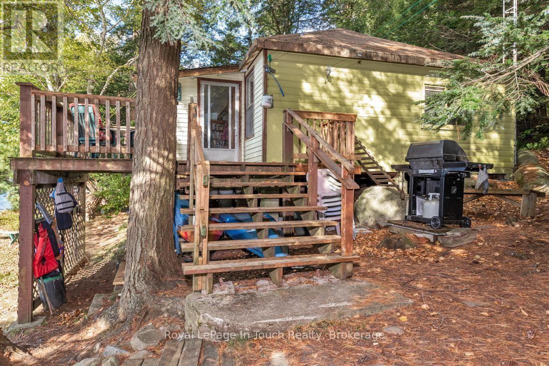 












18 HEALEY LAKE

,
The Archipelago (Archipelago South),




Ontario
P0C1H0

