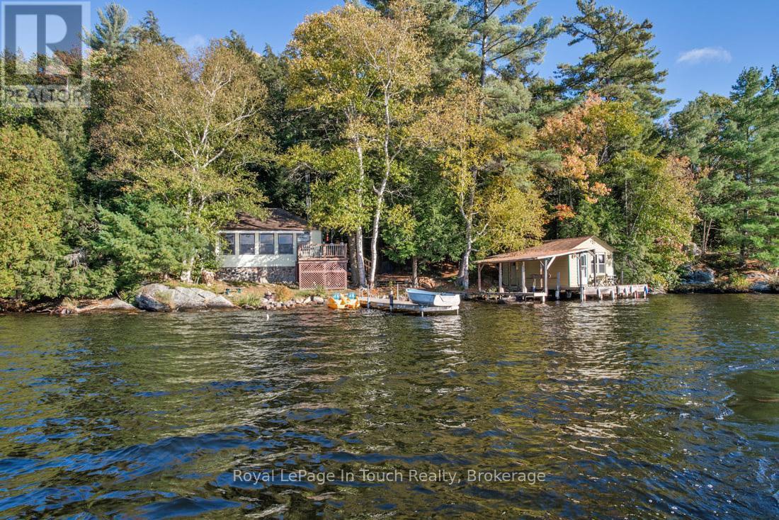 












18 HEALEY LAKE

,
The Archipelago (Archipelago South),




Ontario
P0C1H0


