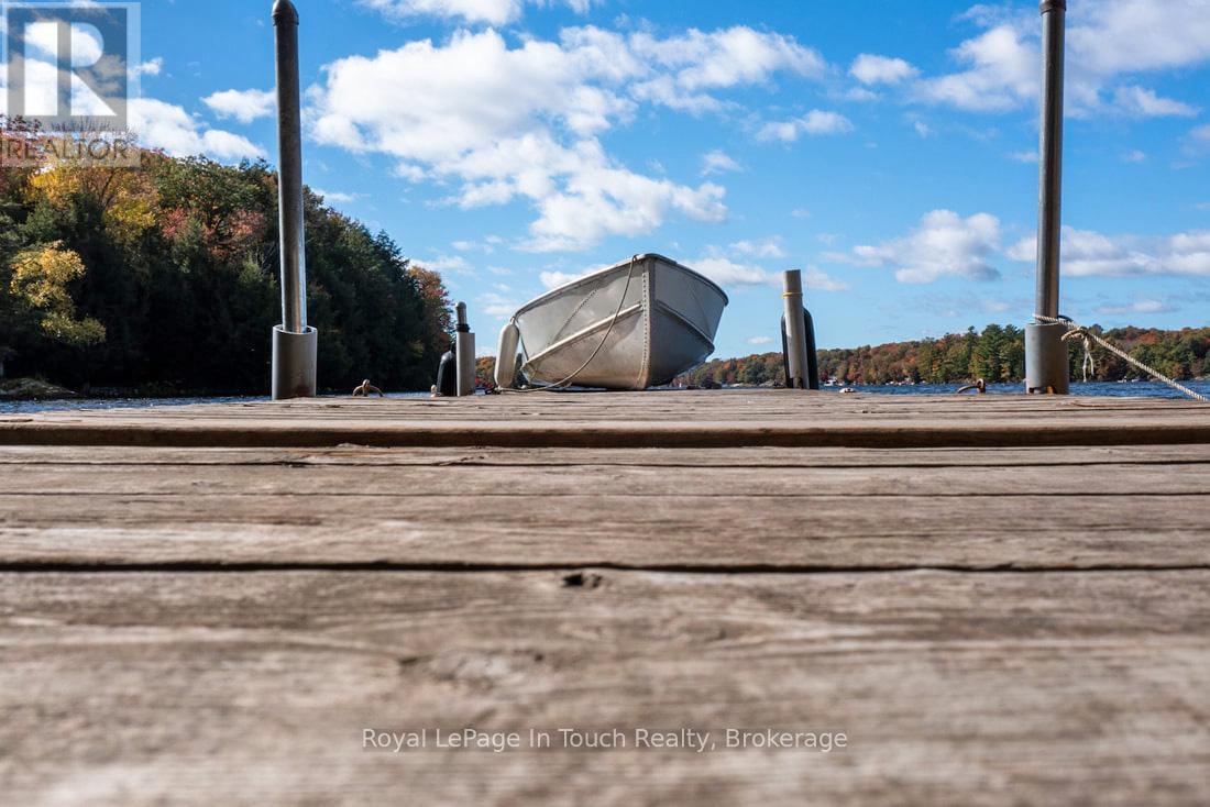 












18 HEALEY LAKE

,
The Archipelago (Archipelago South),




Ontario
P0C1H0

