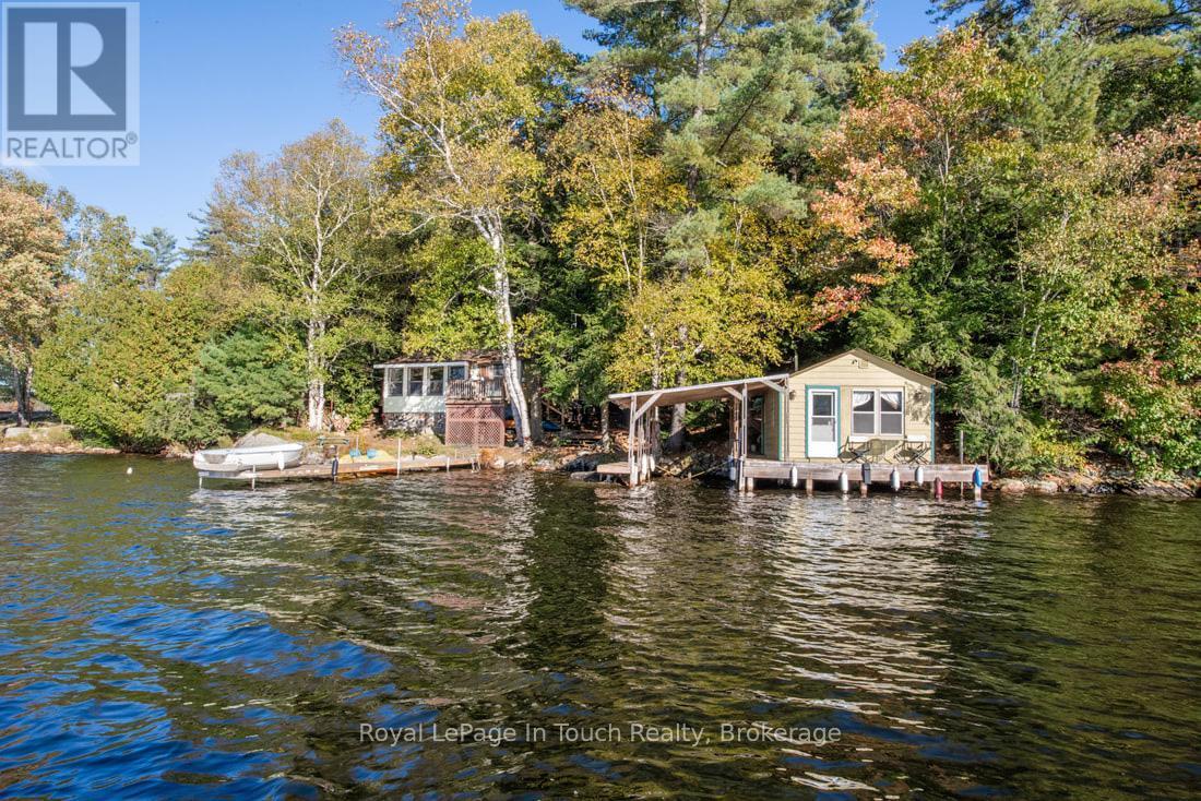 












18 HEALEY LAKE

,
The Archipelago (Archipelago South),




Ontario
P0C1H0

