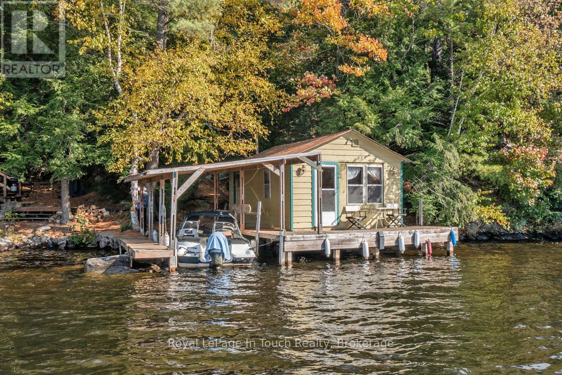 












18 HEALEY LAKE

,
The Archipelago (Archipelago South),




Ontario
P0C1H0

