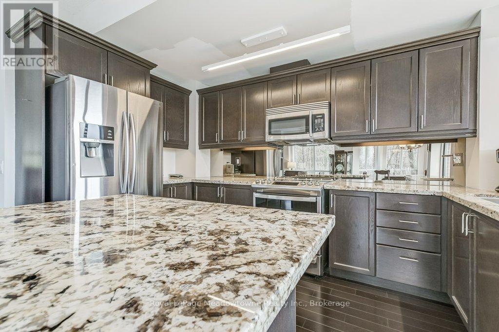 












410 - 483 FAITH DRIVE

,
Mississauga (Hurontario),




Ontario
L5R0A1

