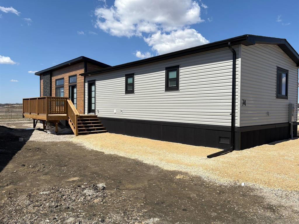 












74 Prairie Oaks Drive

,
Mitchell,




Manitoba
R5G2W2

