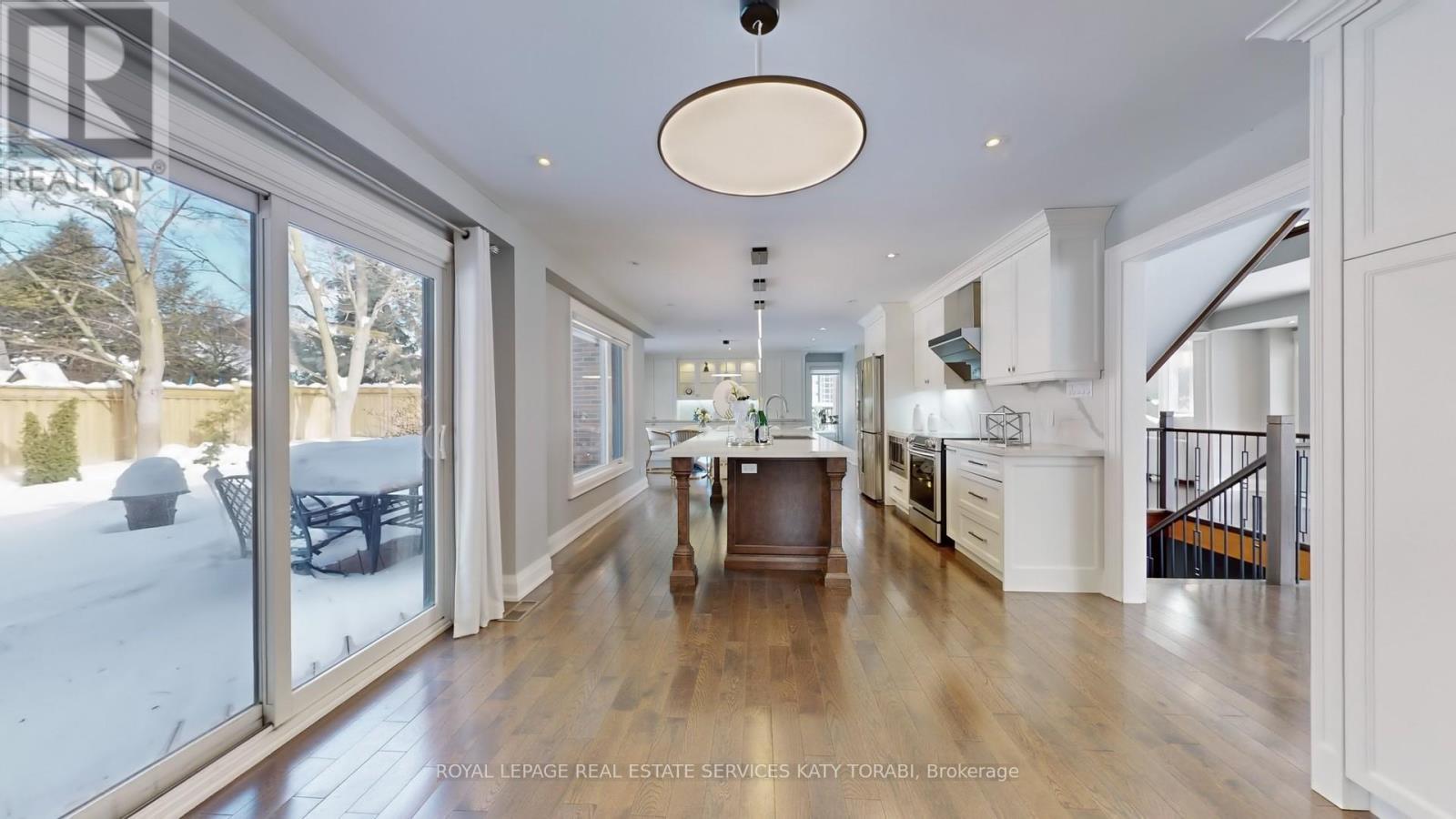 












136 DENLOW BOULEVARD

,
Toronto,




Ontario
M3B3J2

