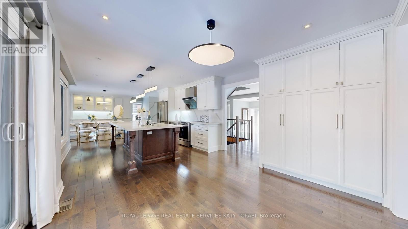 












136 DENLOW BOULEVARD

,
Toronto,




Ontario
M3B3J2

