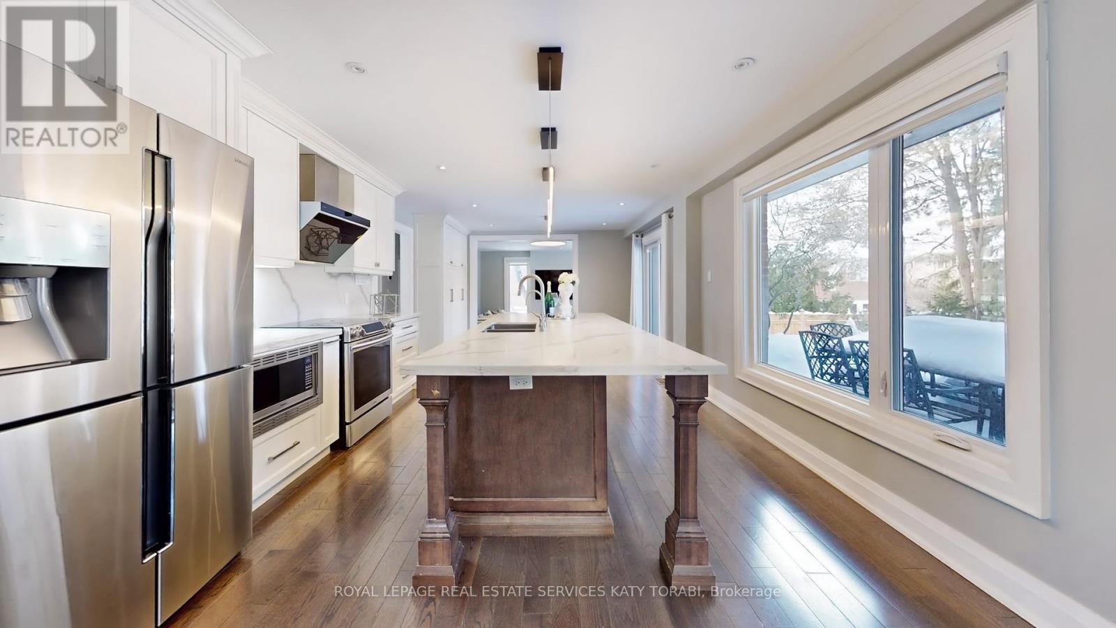 












136 DENLOW BOULEVARD

,
Toronto,




Ontario
M3B3J2

