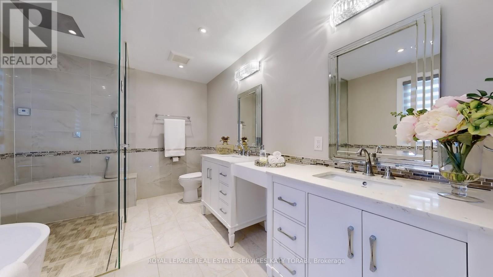 












136 DENLOW BOULEVARD

,
Toronto,




Ontario
M3B3J2

