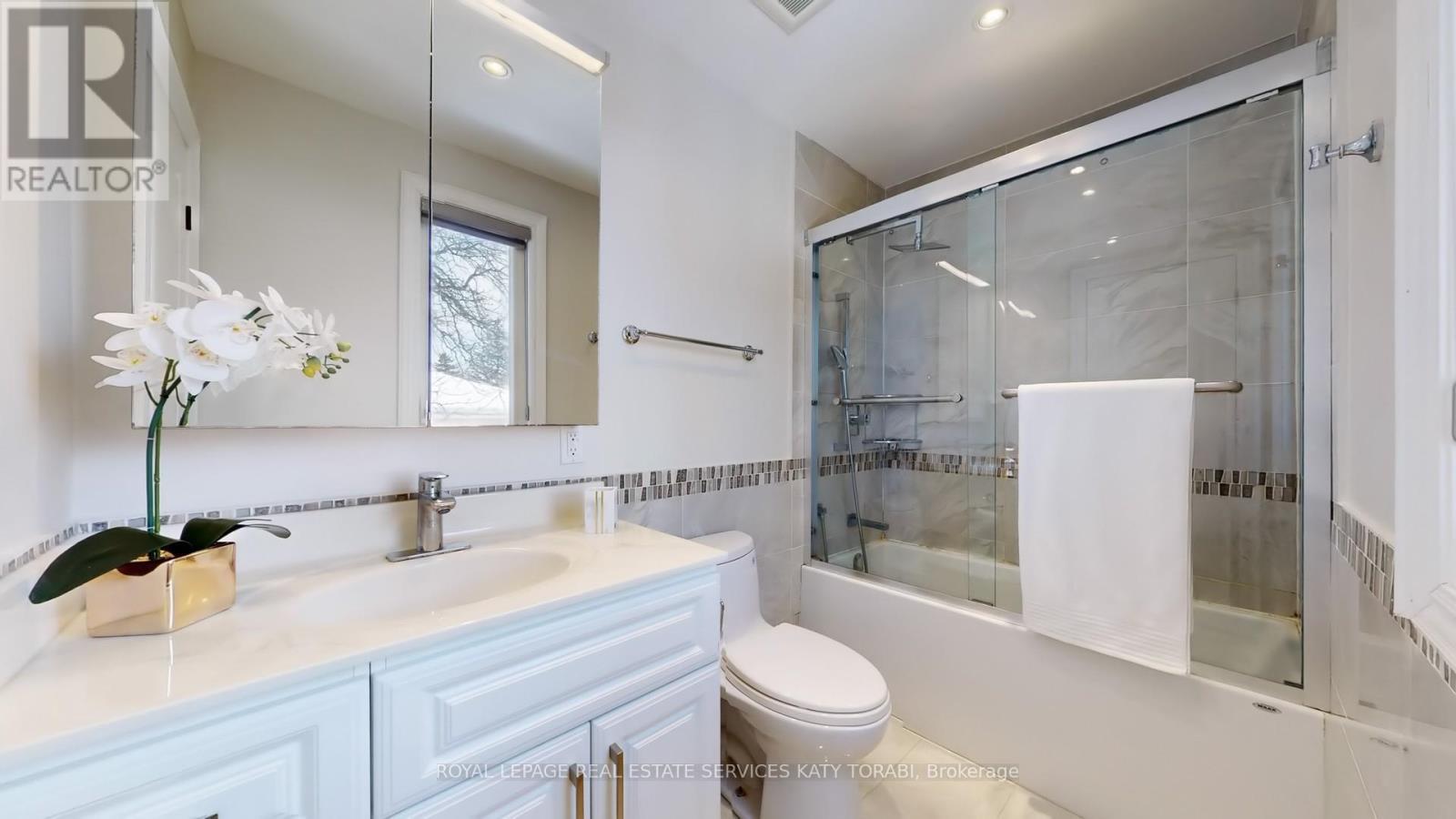 












136 DENLOW BOULEVARD

,
Toronto,




Ontario
M3B3J2

