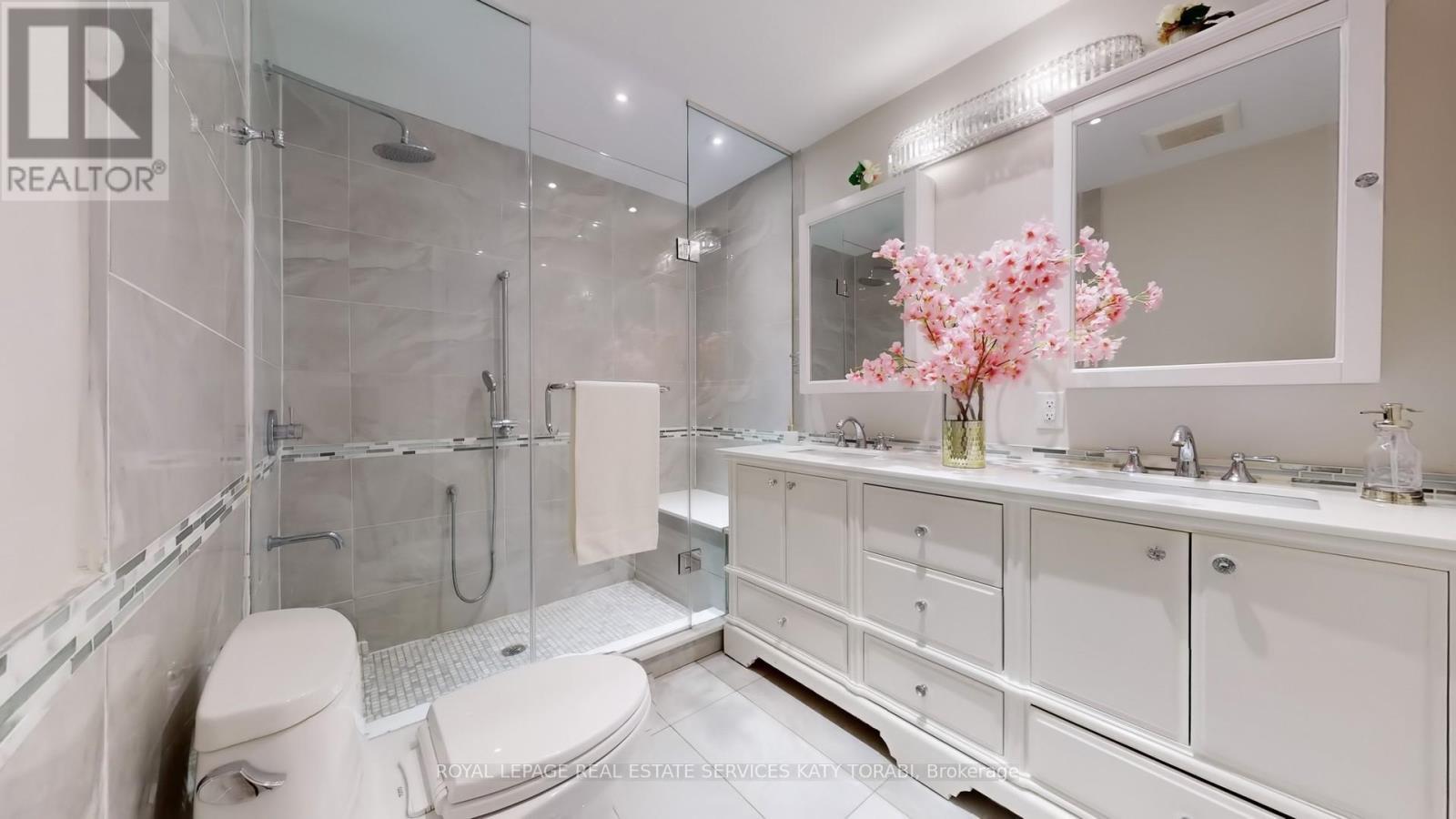 












136 DENLOW BOULEVARD

,
Toronto,




Ontario
M3B3J2

