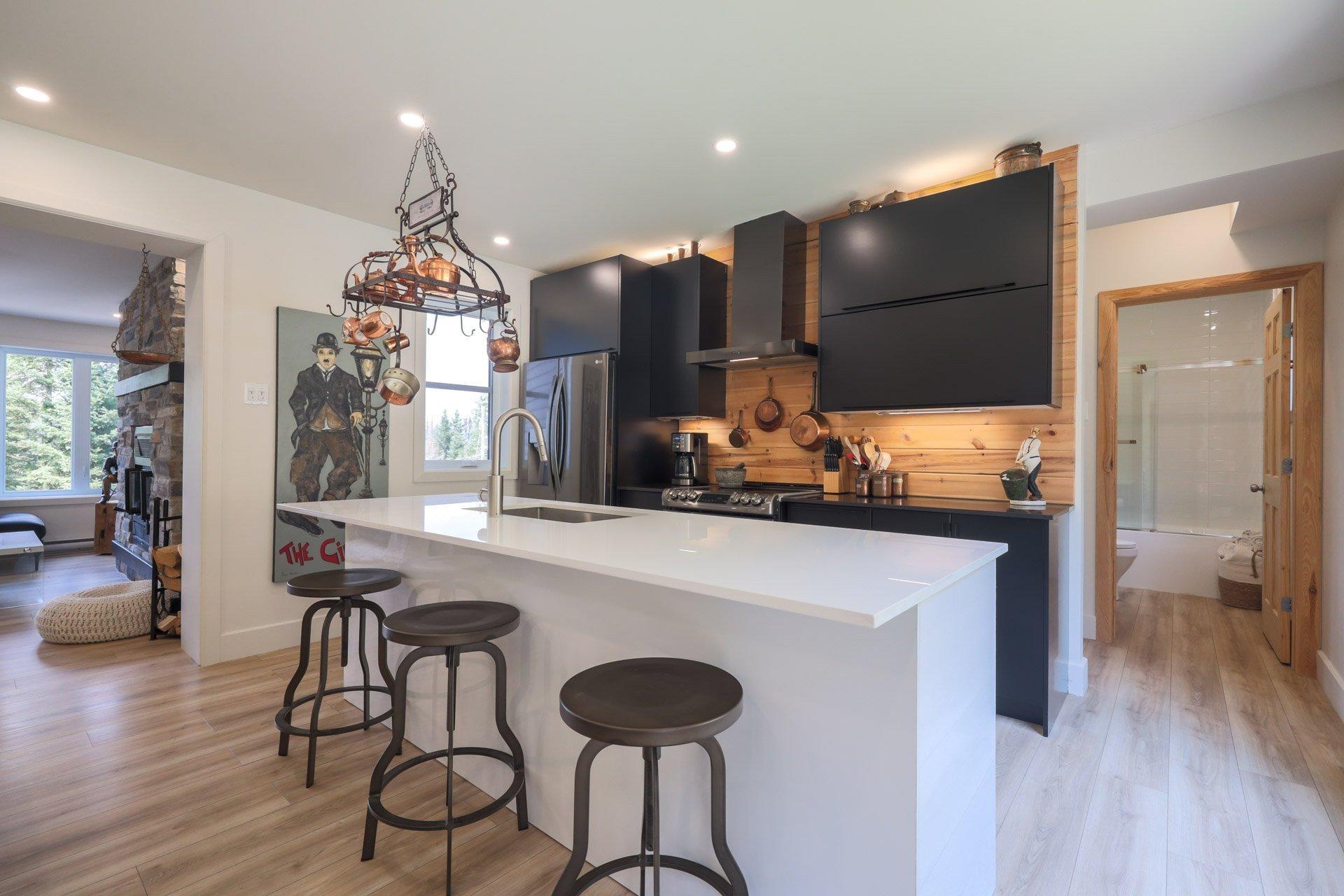 









3010


Imp. des Promeneurs

,
Sainte-Agathe-des-Monts,




QC
J8C2Z8

