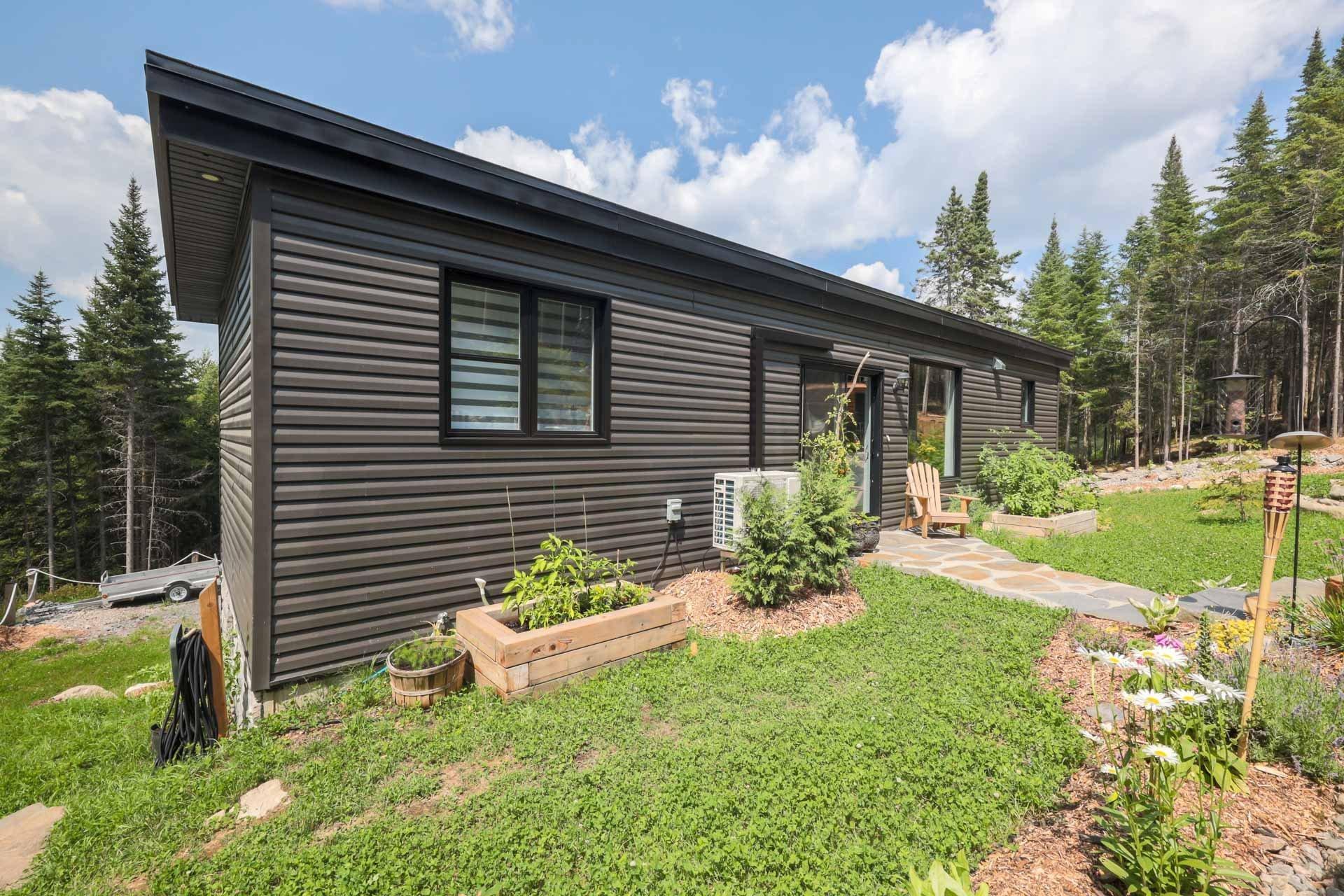 









3010


Imp. des Promeneurs

,
Sainte-Agathe-des-Monts,




QC
J8C2Z8

