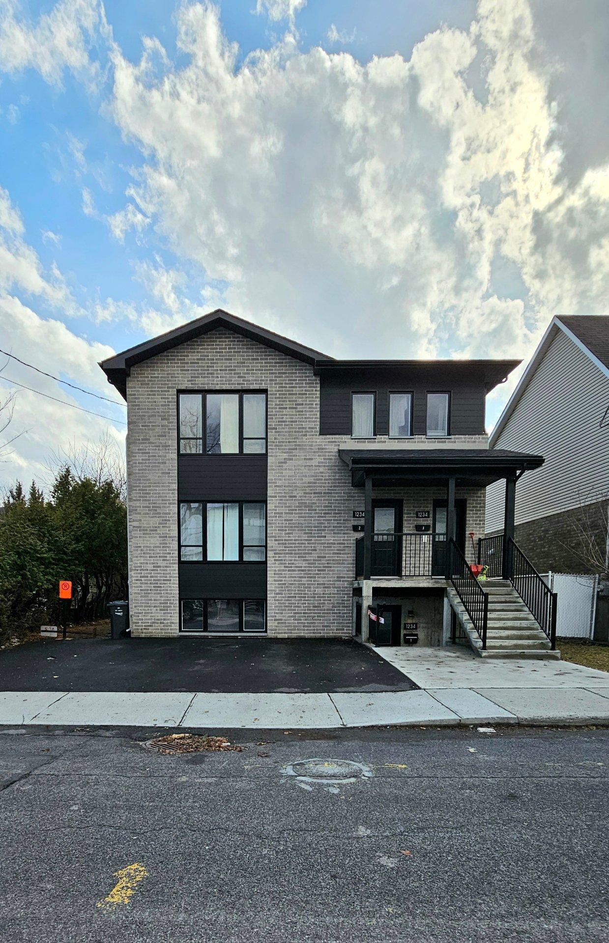 









1234


Rue McGill

,
Longueuil (Le Vieux-Longueuil),




QC
J4J3L4

