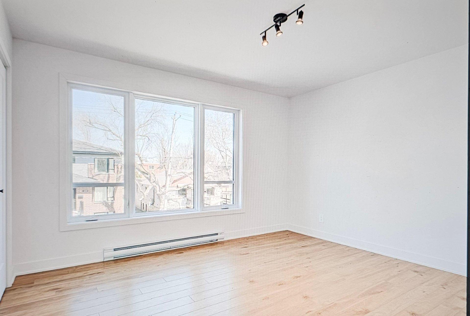 









1234


Rue McGill

,
Longueuil (Le Vieux-Longueuil),




QC
J4J3L4

