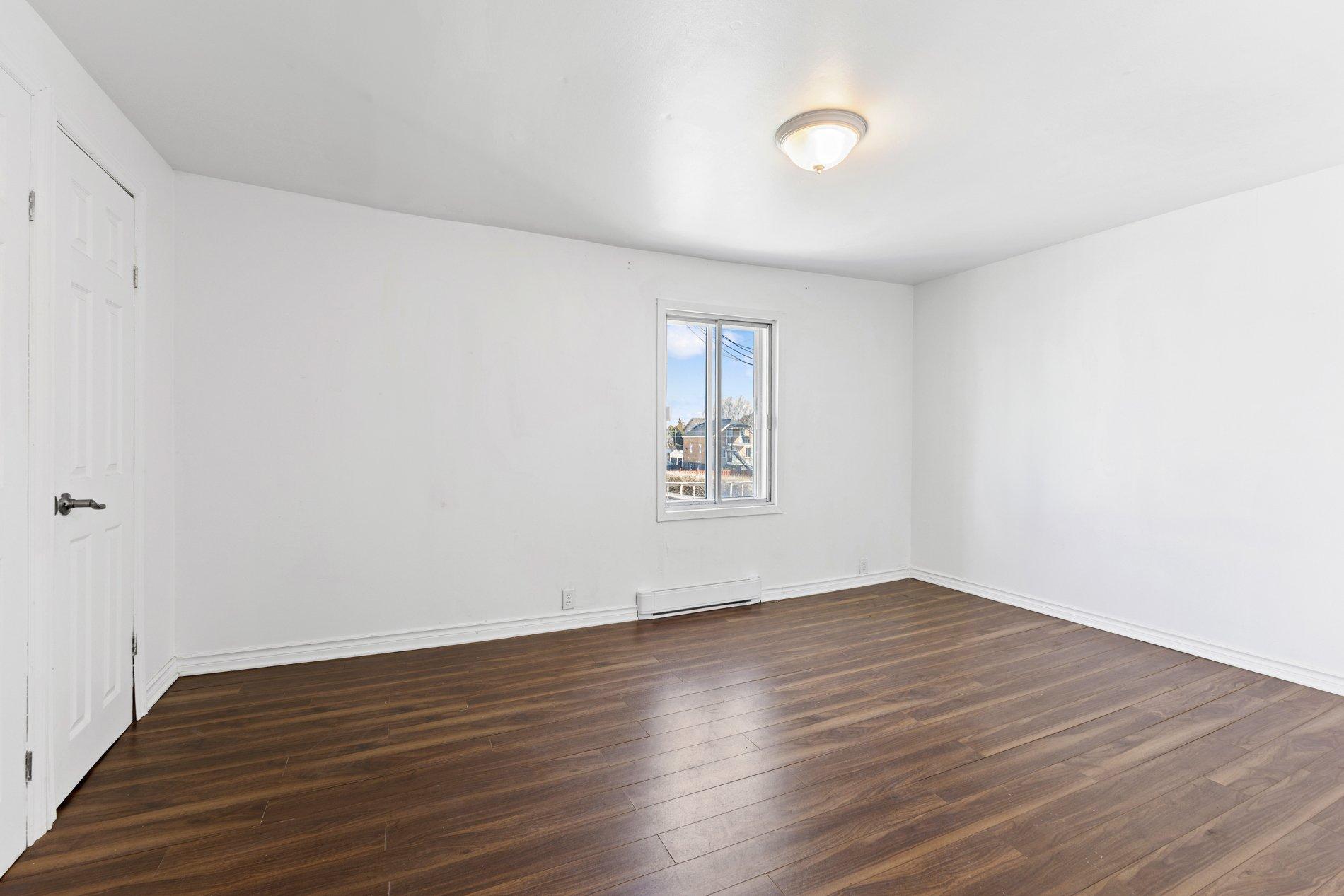 









1700


Rue Marquette

,
Longueuil (Le Vieux-Longueuil),




QC
J4K4J1

