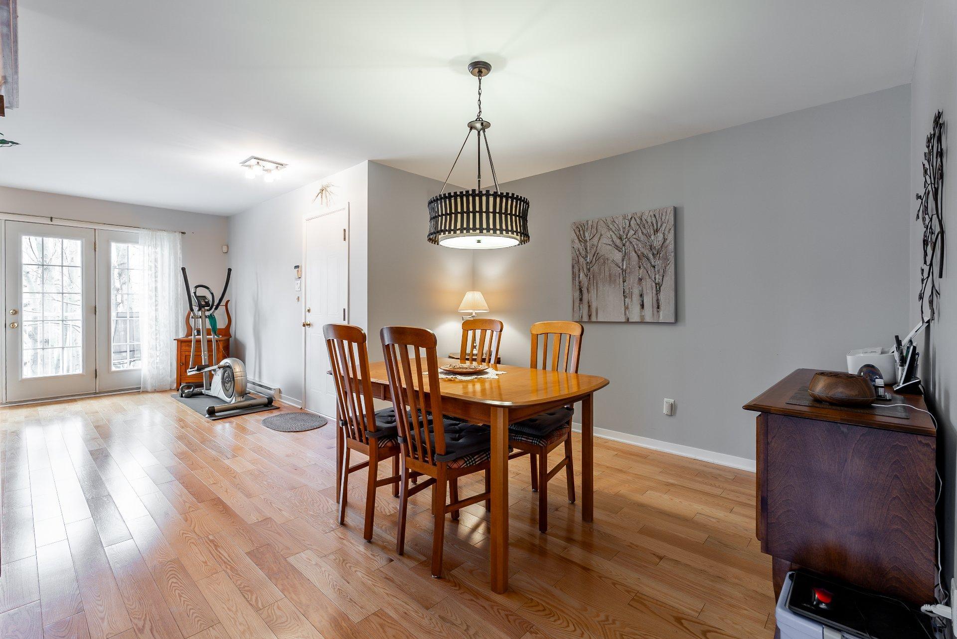 









2468


Rue de Nagano

,
Terrebonne (Terrebonne),




QC
J6X4T4

